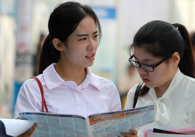 生肖|过来人告诉你，大学生就业选校招还是社招，仅一字之差却大有不同