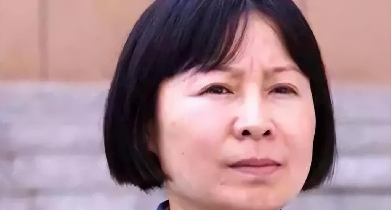 女贪官罗敏落网:在职期间曾靠美色上位,最终败露,自食恶果