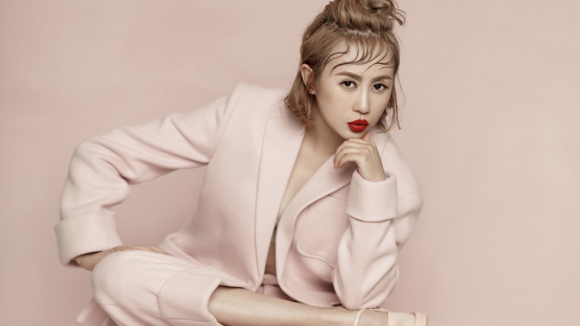 韩雪|烂演技、假完美、凹人设，这9位明星的好口碑，被狠狠撕下