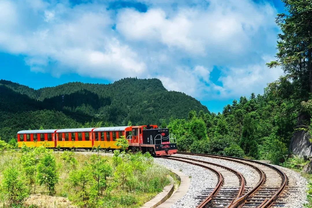 太原|这一次毕业旅行,你可别再错过明月山了!