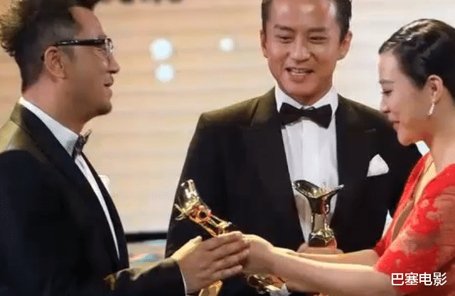 章子怡|死对头、前任、情敌同台，亏主办方想得出，大戏如愿上演