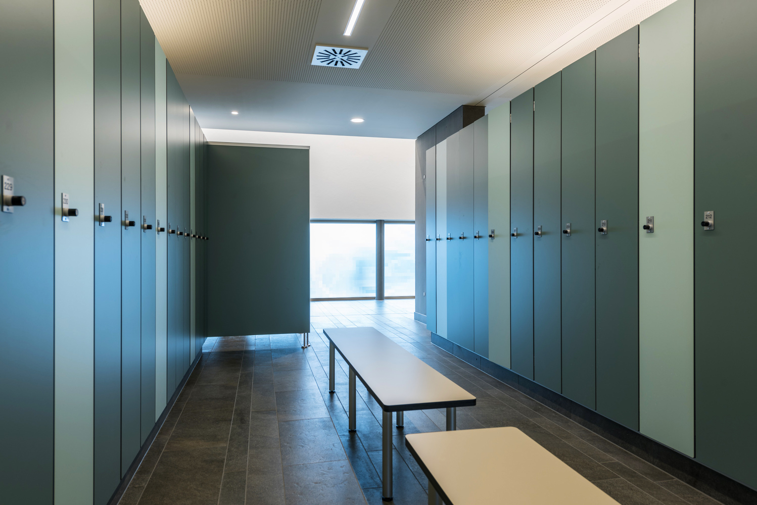 亿伽设计│温泉设计│洗浴设计│Hallenbad Ried Im Innkreis桑拿浴和游泳池:设计紧凑的建筑融入现有城市结构中