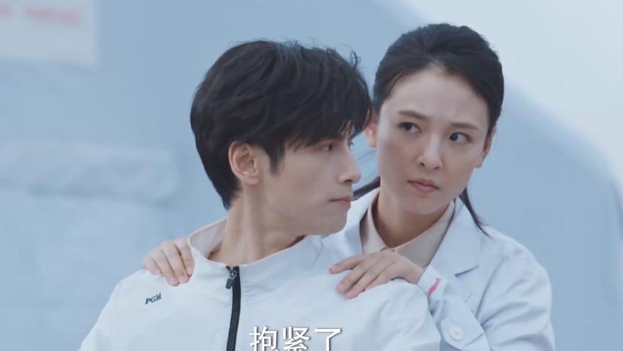 追光者|吴倩罗云熙《追光者》，一个瘦到脱相一个眼中无光，对不起我弃了