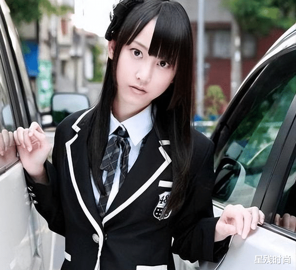 安倍晋三突然中枪！贴身女保镖毫无反应