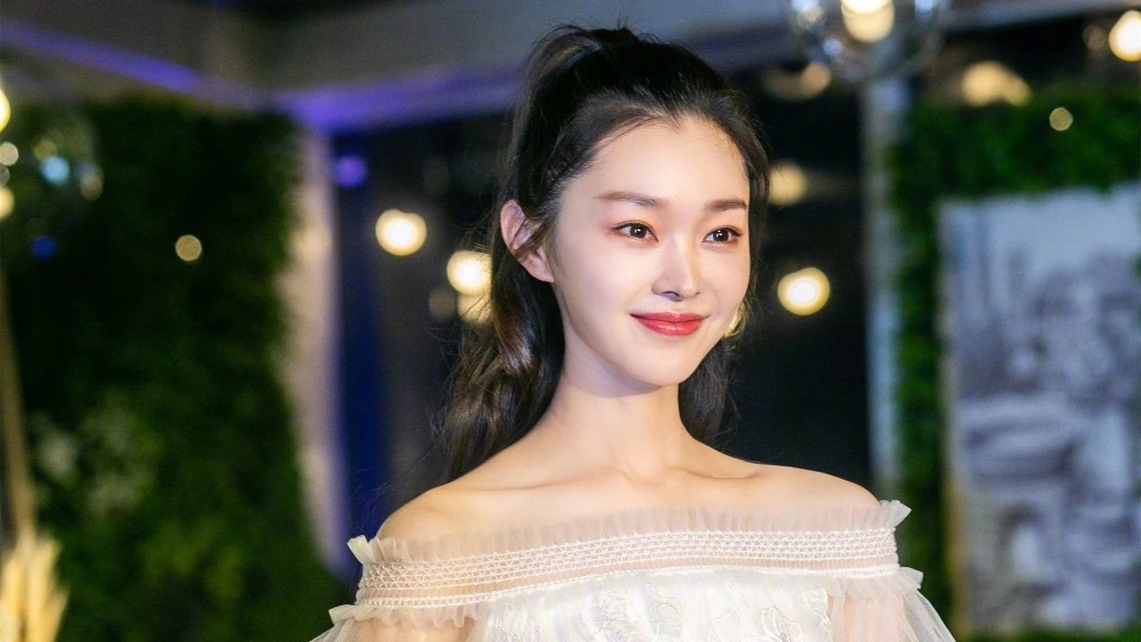 宋轶|娱记曝清纯女星曾做多年小三，给金主深夜发浴袍照片，宋轶惨躺枪