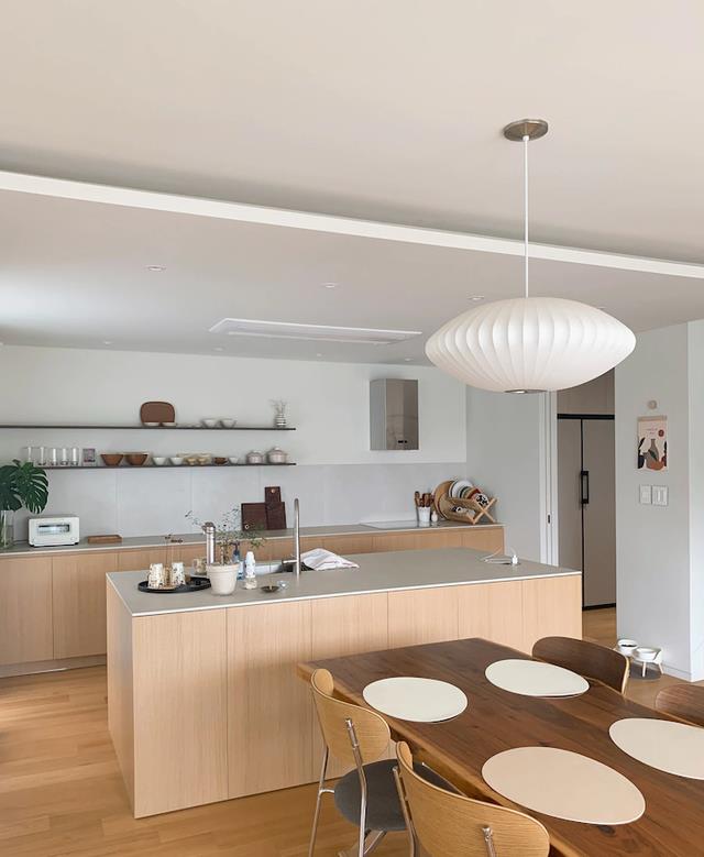 有了孩子才知道还是家里大点好，城里买不起就回老家盖，人人羡慕