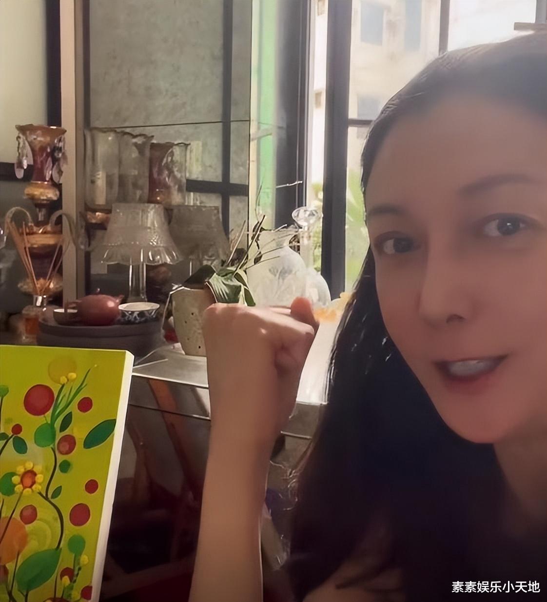 吴绮莉|吴绮莉母女感情破裂3年,吴绮莉再次发视频:我们都要努力加油