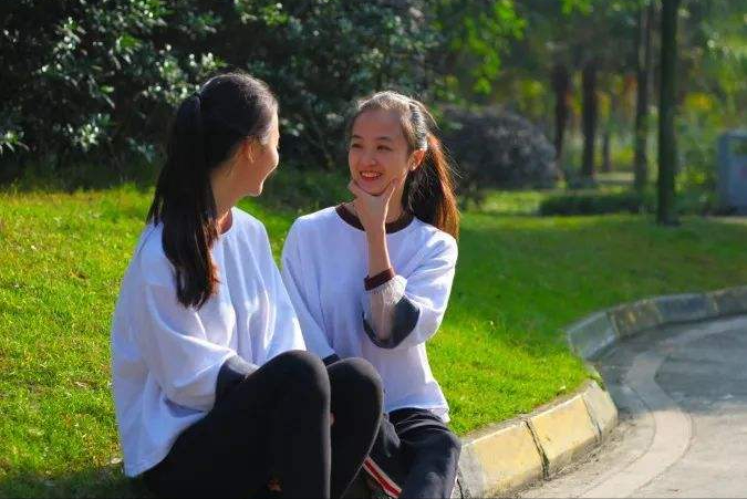 大学|职校女孩简历被嘲上热搜，这条“隐形鄙视链”，暴露了现实的残酷