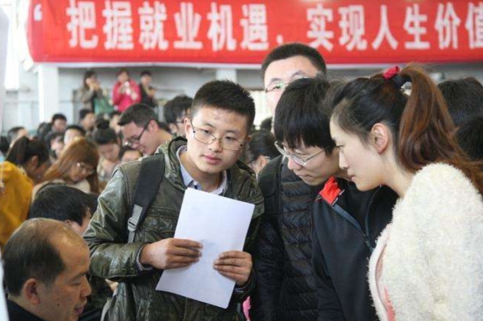 高圆圆|3个新兴起的职业,看着奇怪收入却很高,深受00后大学生喜欢