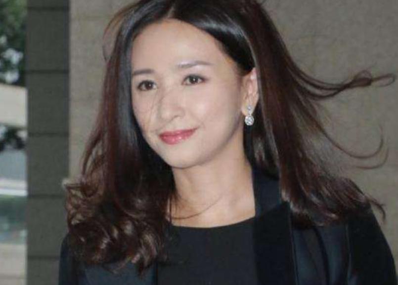 吴婉芳|年仅24岁就退圈？嫁给百亿富豪后，她退圈的真实原因曝光