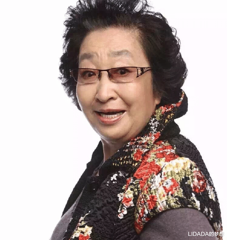 赵珈琪|赵珈琪:不顾老母亲彭玉反对,嫁摆摊丈夫生一子,恩爱几十年,演员儿子成骄傲