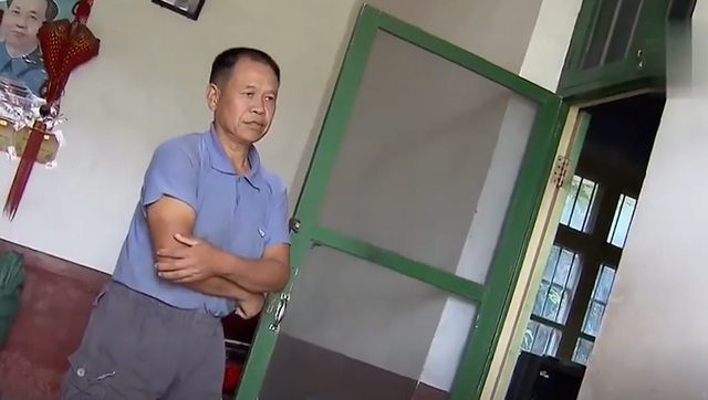 丈夫身患绝症时日无多,妻子竟沉迷于打牌,丈夫转身卖掉房子治病