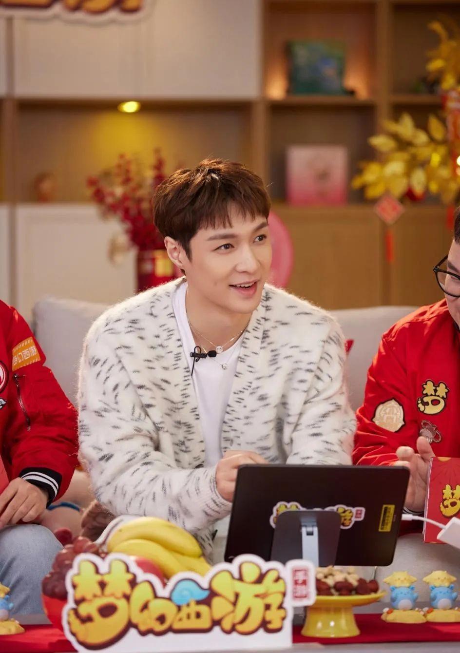 张艺兴|春节最忙明星是谁？张艺兴边捍卫春节文化，边教粉丝玩梦幻