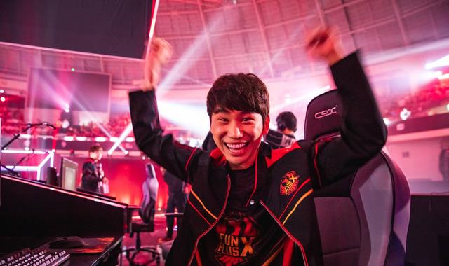 Uzi|LOL：网友自制S12名不符实的选手，Bin力压Uzi稳居第一，看人真准