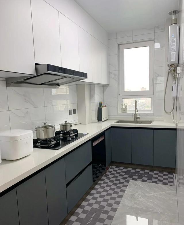 辽宁夫妇的“实用主义”火了，全屋简单又漂亮，网友：这样装很对