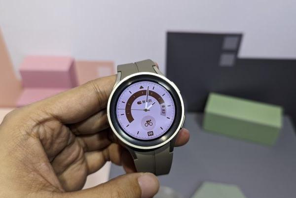 |三星GalaxyWatch5测评：3种规格，轻盈设计，Pro版主打专业运动
