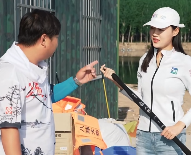 |钓鱼美女网红被抓包挂鱼遛鱼骗流量，犯错不可怕，怕的是不承认错