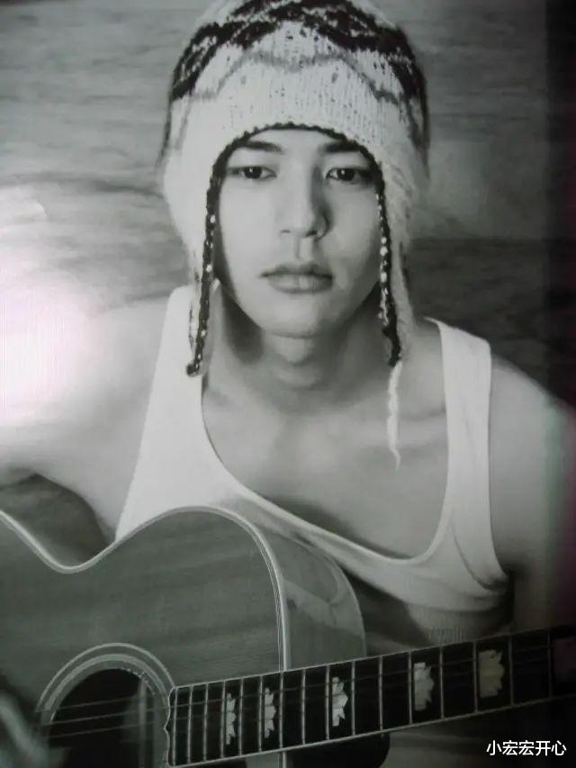 妻夫木聪|“国宝级”日本男星逆龄生长！看到她老婆后，一时不知道该羡慕谁