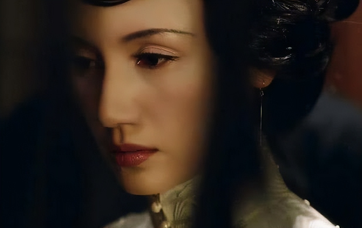 赵丽颖|同样穿“旗袍”，把杨颖和许晴陈数等人放一起看，差别就出来了