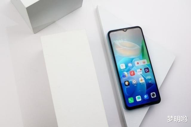 vivo|vivo将发6500mAh大电池新机，升级12+256G存储，价格有些意外