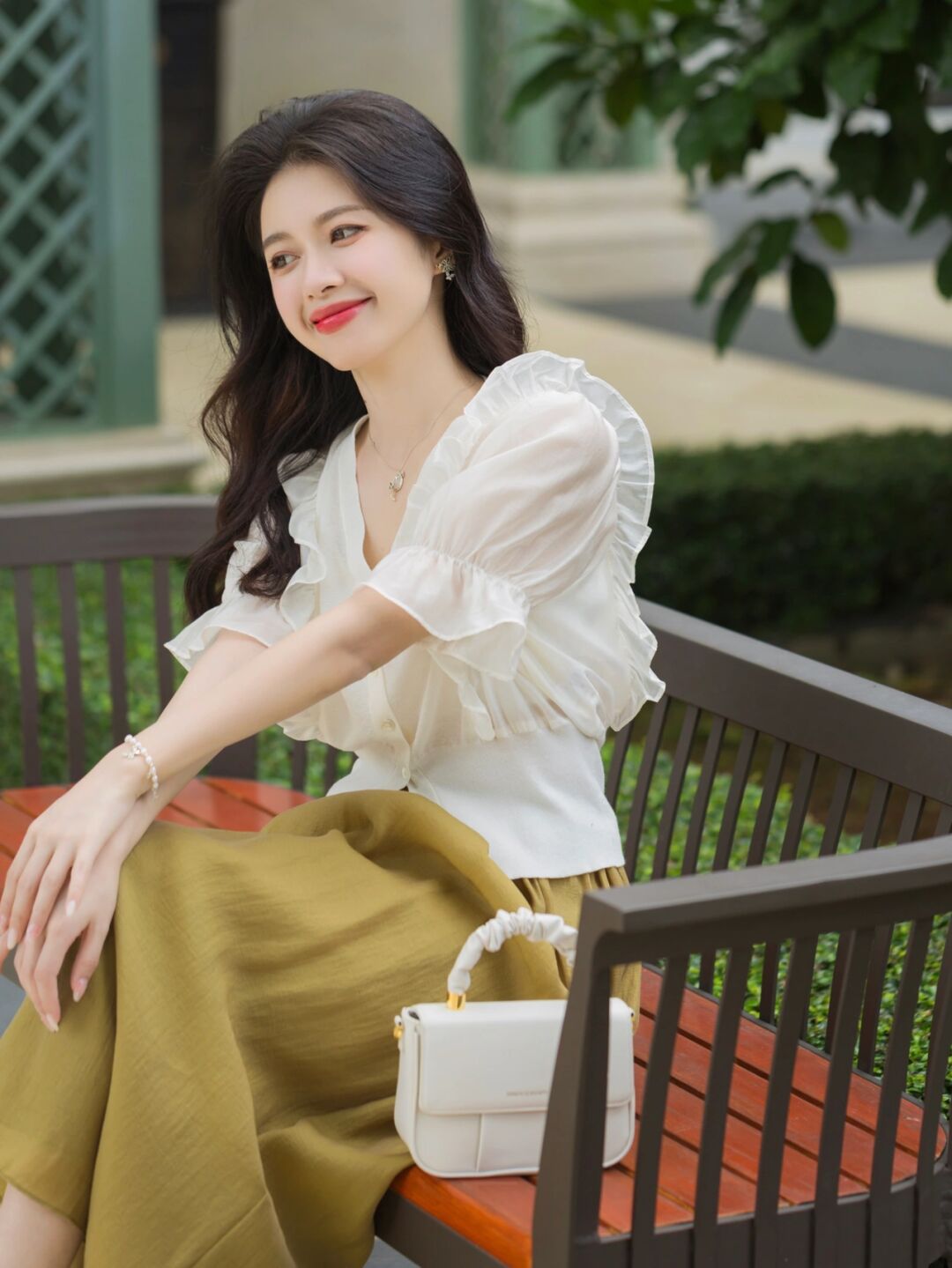 穿衣搭配 夏日衬衫怎么穿才不显得廉价?衣服不在于贵,要懂搭配技巧才行!