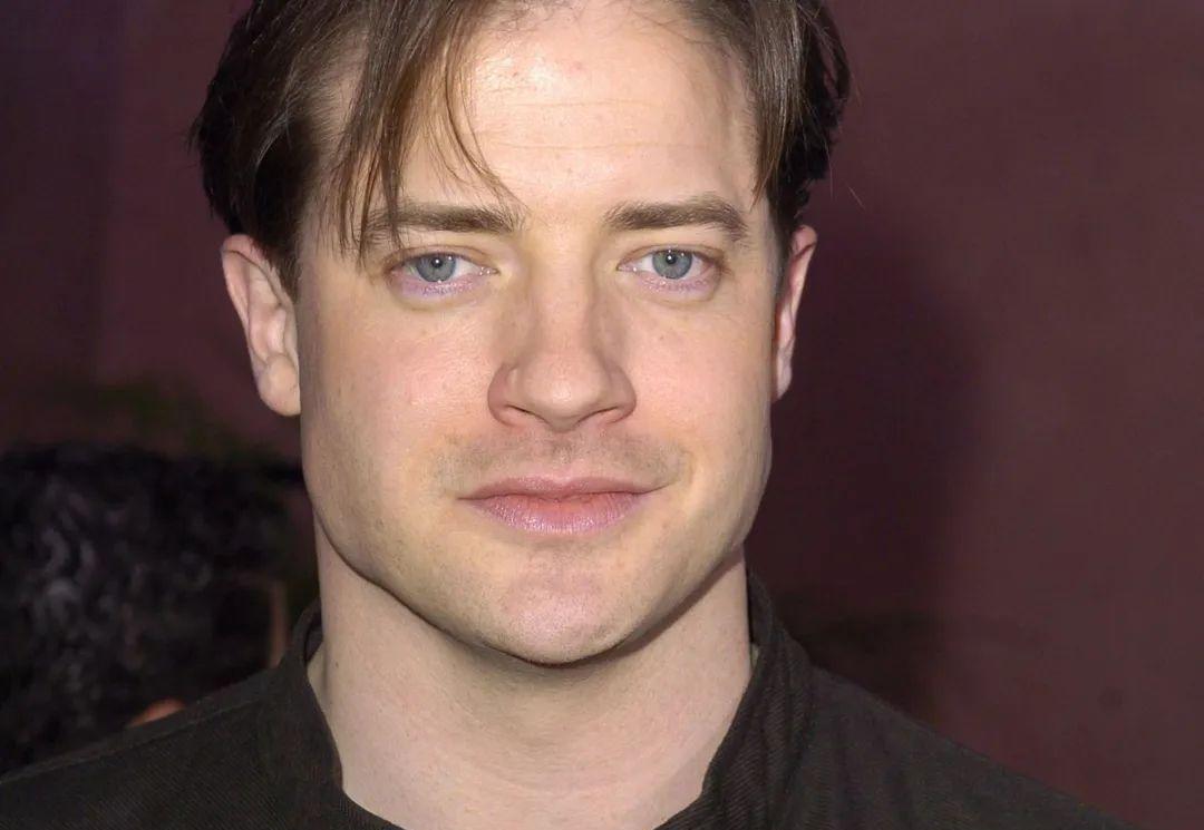 布兰登|颜值曾吊打皮特！如今550斤崩坏！不想要饭的他，终于回来了！