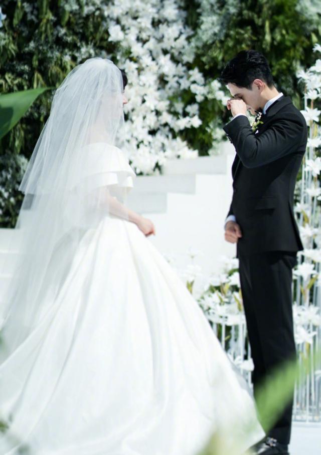 张檬|金恩圣张檬结婚现场照曝光，与张睿海陆同框合影，伴娘拥抱新娘