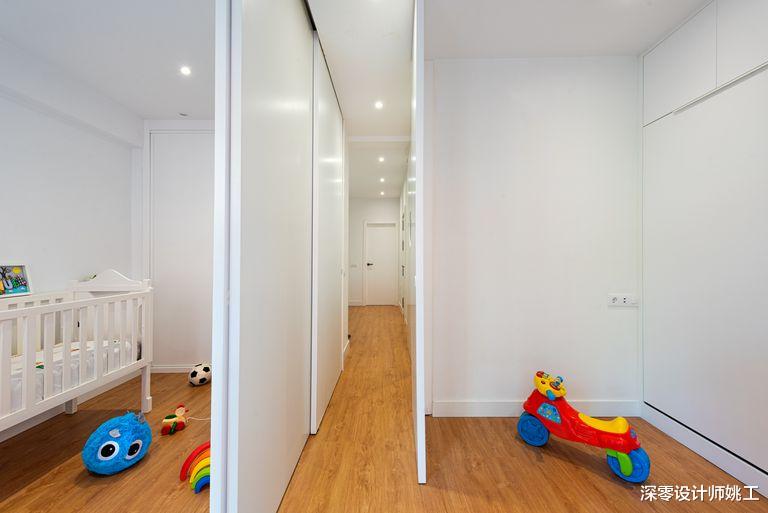 楼梯下打造厨房,带个美丽庭院,她家120㎡复式,全屋没有一丝俗气