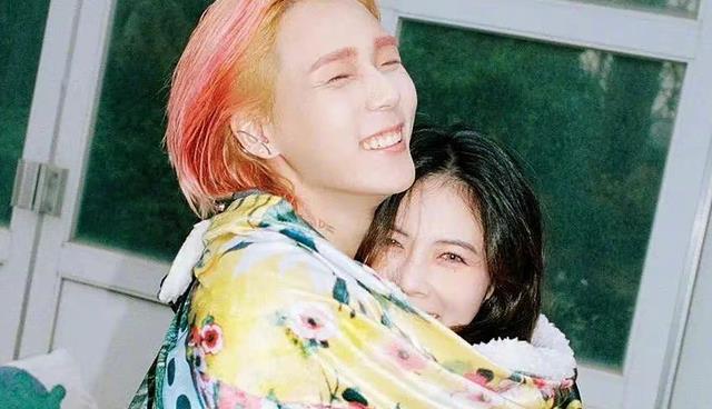 金泫雅|泫雅和金晓钟官宣复合,同框看画展,男方曾被曝劈腿分手不足半年