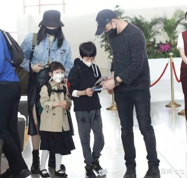 姚晨|姚晨一家四口走机场，母女俩打扮好优雅，儿女颜值却被爸爸拉垮