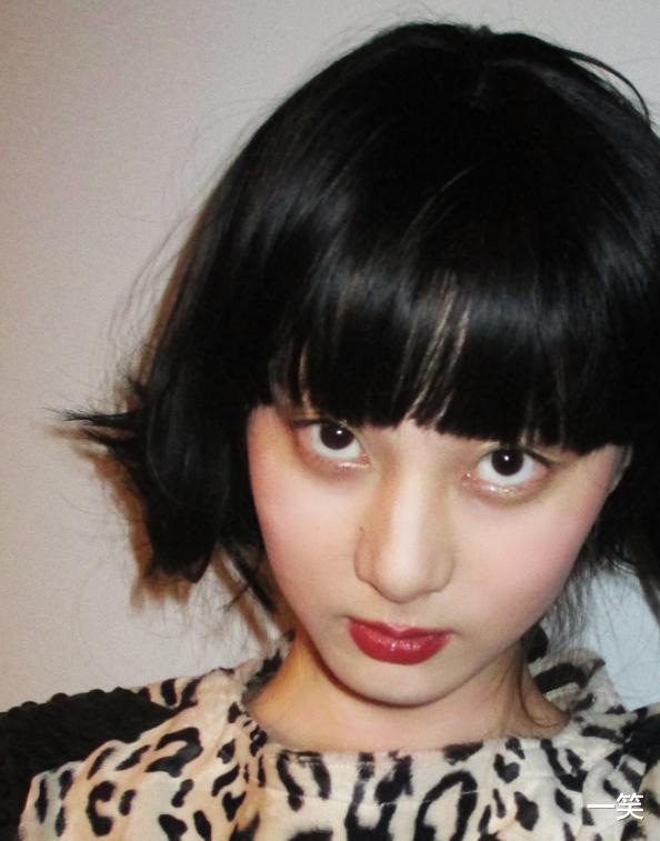 徐锦江|60岁徐锦江晒与子女同框照，20岁女儿首曝光，随母姓值超高？