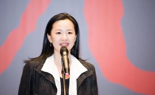 张九南|想不到2022年一开始，殷桃和袁泉，就给娱乐圈许多演员，做了表率