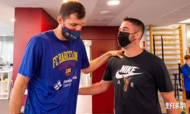 火箭选中交易掉的23号秀,正值巅峰, 却突然选择离开NBA!他如今怎样了