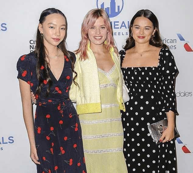 默多克|邓文迪20岁长女为91岁默多克庆生!和父亲如祖孙,3年前身家百亿