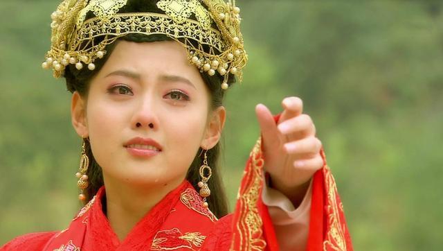 豪门|张嘉倪疑似净身出户：老公只领零花无资产，女星嫁豪门二代稳赔？