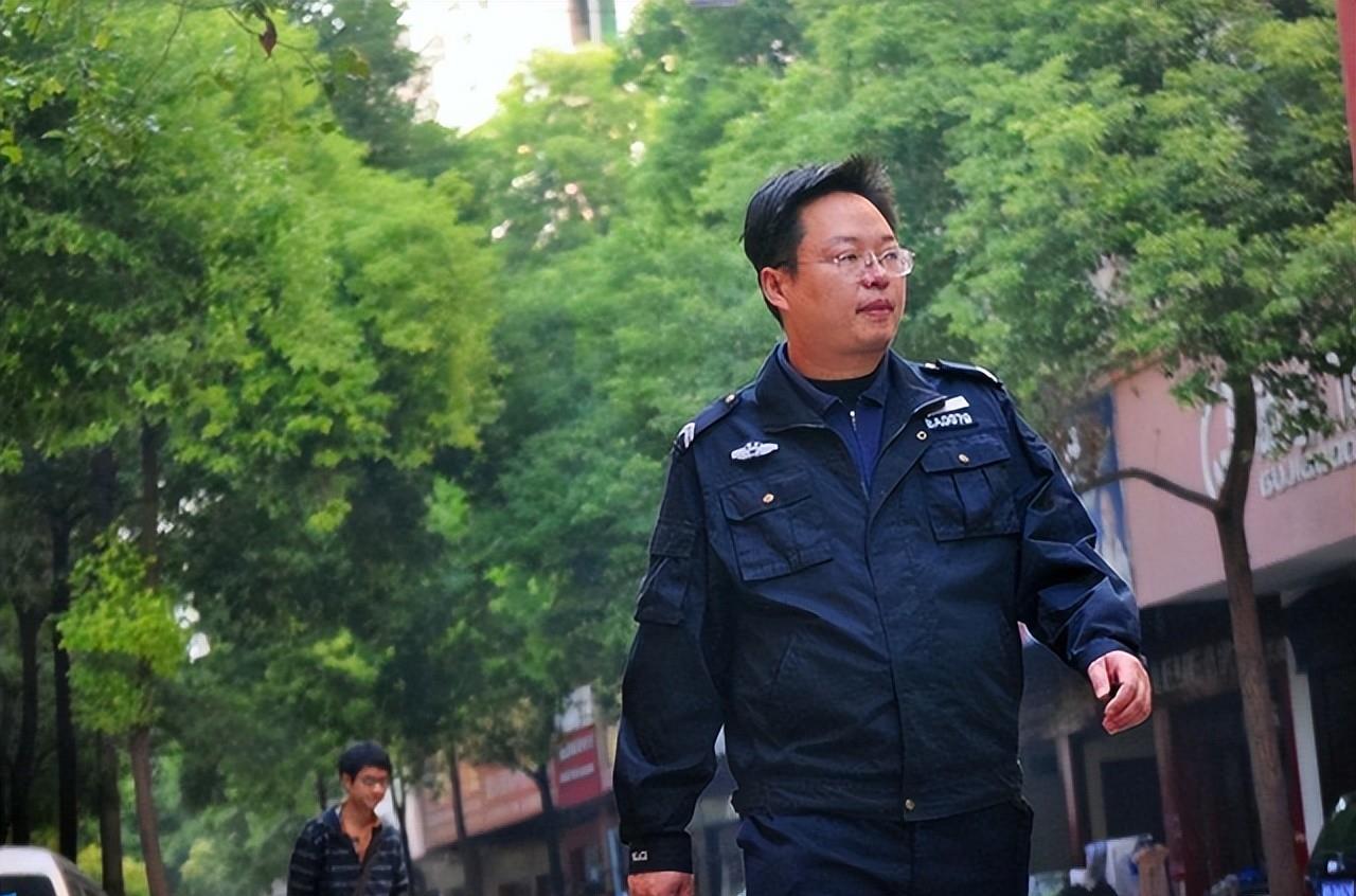 保安|张晓勇:毕业于国内的名校,为何辞掉高薪工作回家乡当一名保安?