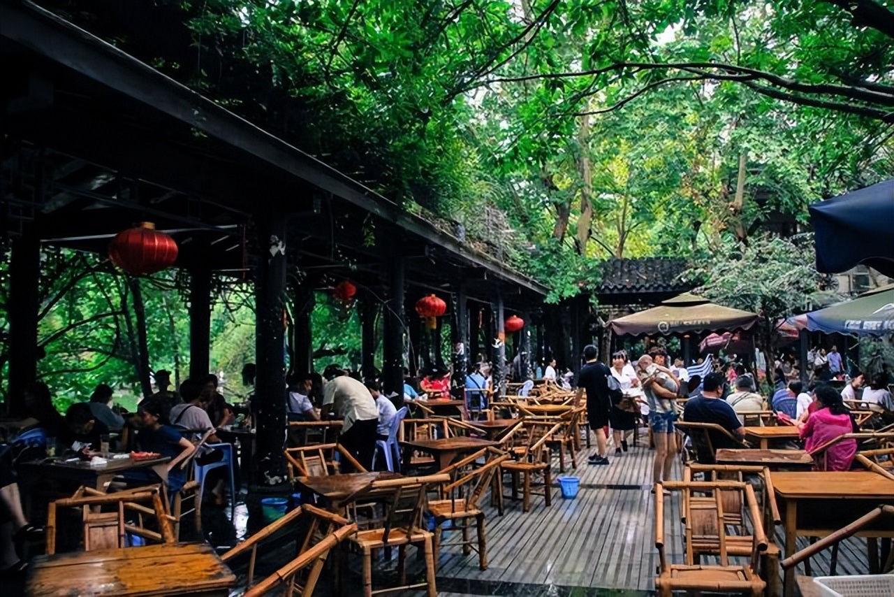 鹤岗|年轻人喜欢去什么样的城市?