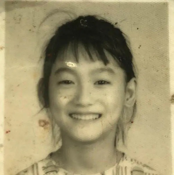 惠英红|63岁惠英红晒庆生vlog,肌肤白皙好年轻,郭晓婷荣梓杉现身送祝福