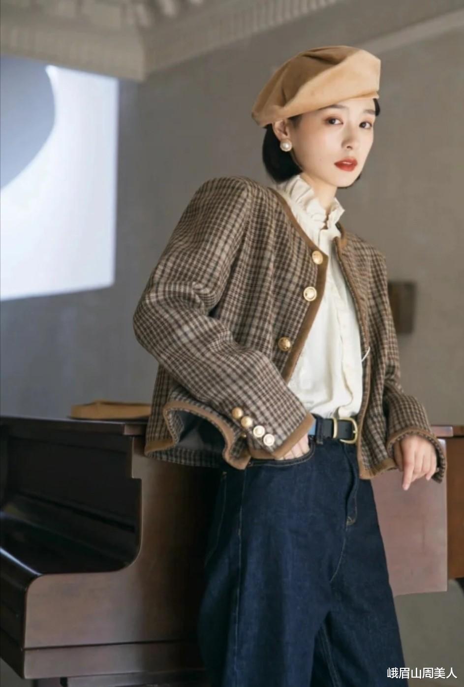 帽子 看完三木妈妈的打扮后才发现：显年轻的秘诀是“帽子”，洋气减龄