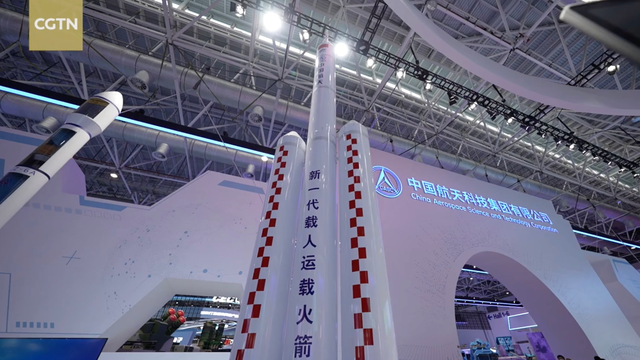 NASA第一发登月火箭升空,一鸽再鸽技术旧,谁先载人登月可能难说