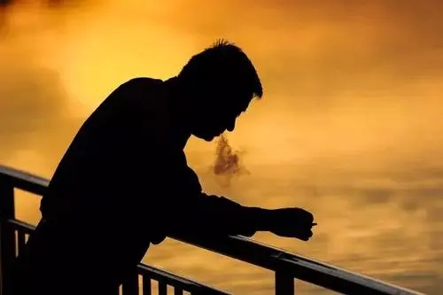 玫瑰|42岁男人的自述：离婚后才发现前妻的好，我已经悔断肠了