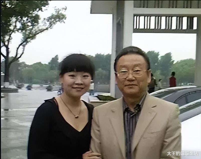 蒋大为|蒋大为人设崩塌，经纪人爆料称：我是他情人，欠我90万却不还