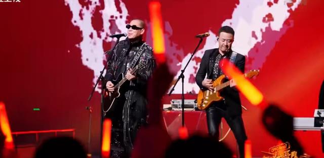 唐汉霄|《闪光的乐队》唐汉霄致敬赵英俊，王靖雯又一次唱哭吉克隽逸