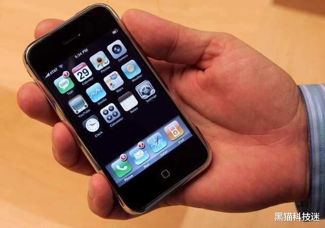 如果没有iPhone的横空出世，如今的手机将会变成什么样？