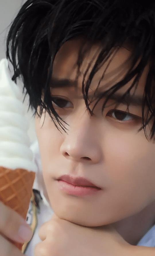 任嘉伦|任嘉伦艾绰直播七夕来袭!海边宣传片氛围满满,任嘉伦笑容太迷人