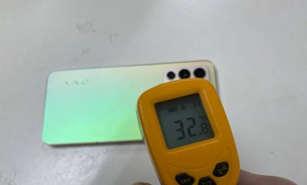 vivo|vivoV23开箱评测：低光自拍够清晰，主镜头就争咁啲