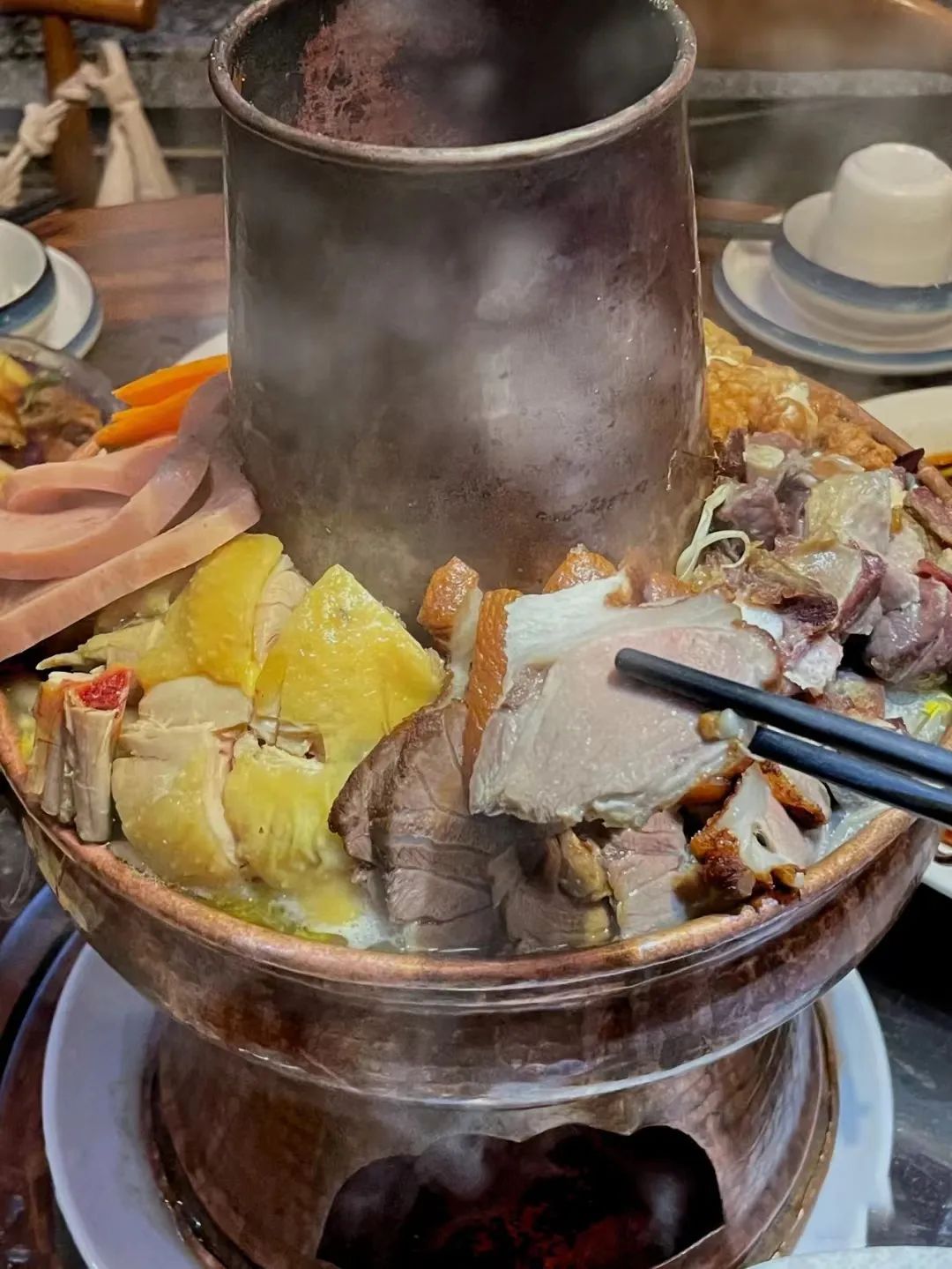 无量山|挖到一座20℃的避世小城，人均30畅泡温泉，一秒穿越摩洛哥，秋冬躺平正合适！