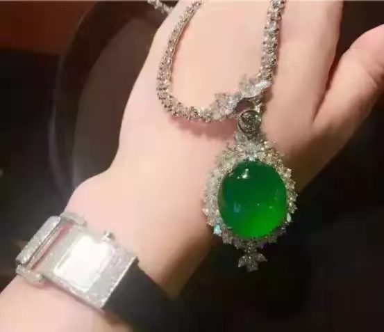 翡翠|玩翡翠的时候不要做这六件蠢事！