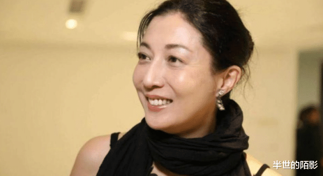 吴卓林|吴绮莉女儿吴卓林：在没有爱的环境中带泪成长，23岁不务正业