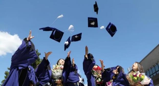 民警|那些月入2万的人,都是什么学历?在校大学生看完后都沉默了